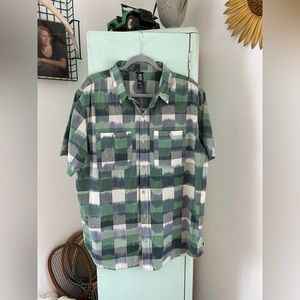 Mountain HardWear Button Down, Short Sleeve, Green Plaid, Size XXL